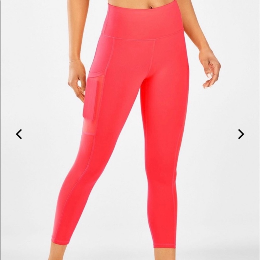 Fabletics Mila High-Waisted Pocket Capri